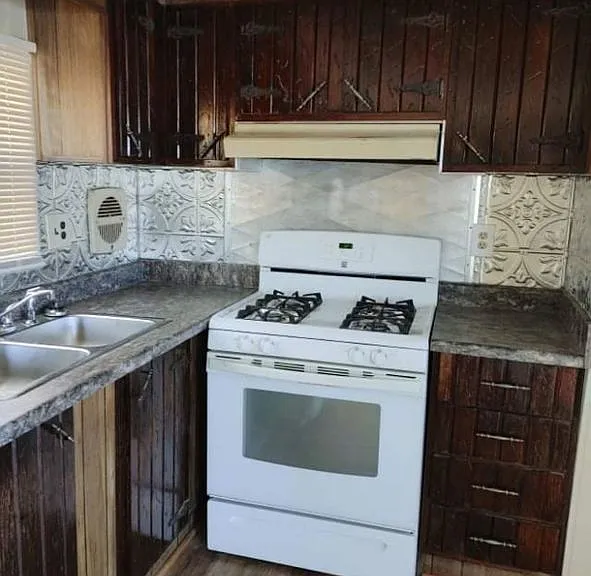 815 Tomah Ave #12 — Photo 5