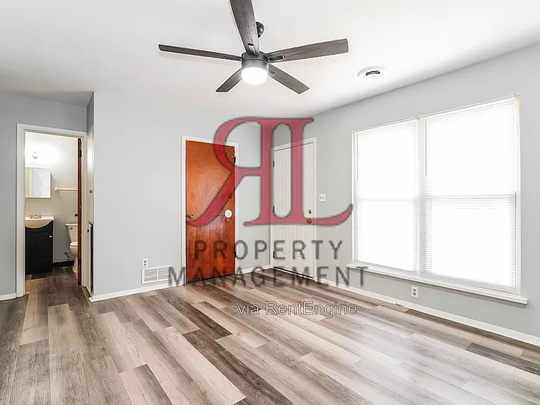 1662 Hillcrest Ave — Photo 5