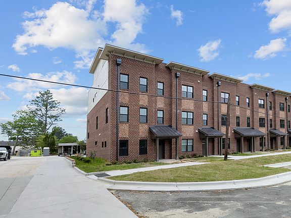 2nd image of 131 Lexington Ln