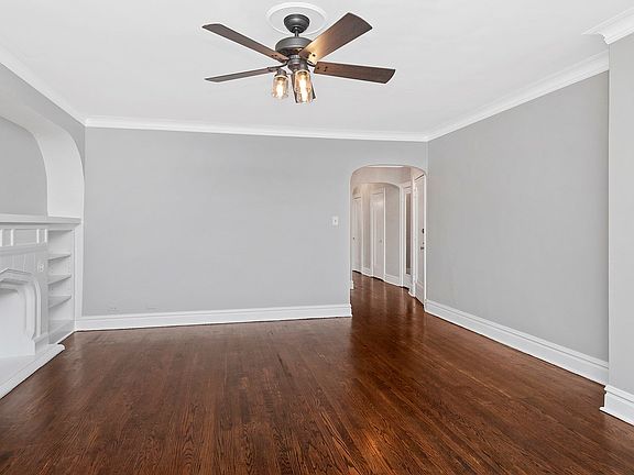 4th image of 2328 W Argyle St #3