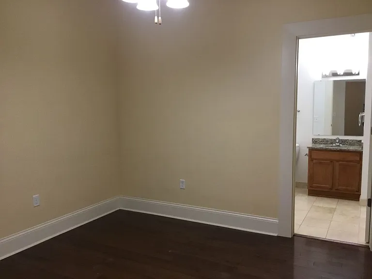 324 S Brady St — Photo 16