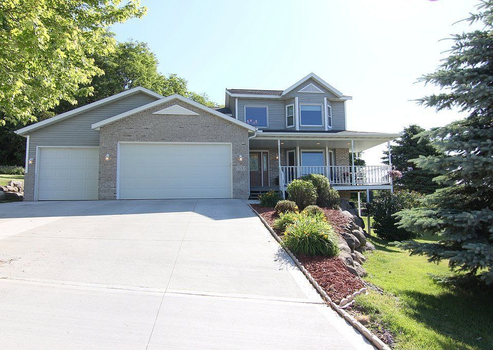 For Sale: 719 Eagle CIrcle, Lodi, WI 53555