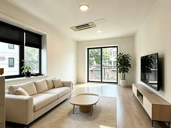 168 Bay 49th St #2B, Brooklyn, NY 11214