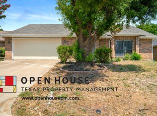 7920 Firefly Dr, Fort Worth, TX 76137