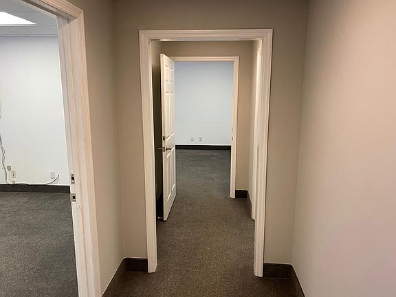 3rd image of 2727 E Oakland Park Blvd #304-C