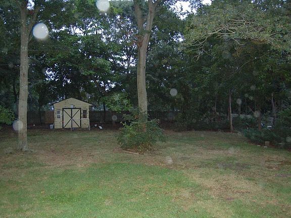3rd image of 388 Joan St