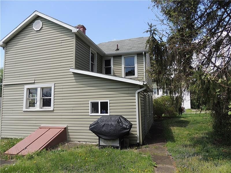 2nd image of 430 E Brown St