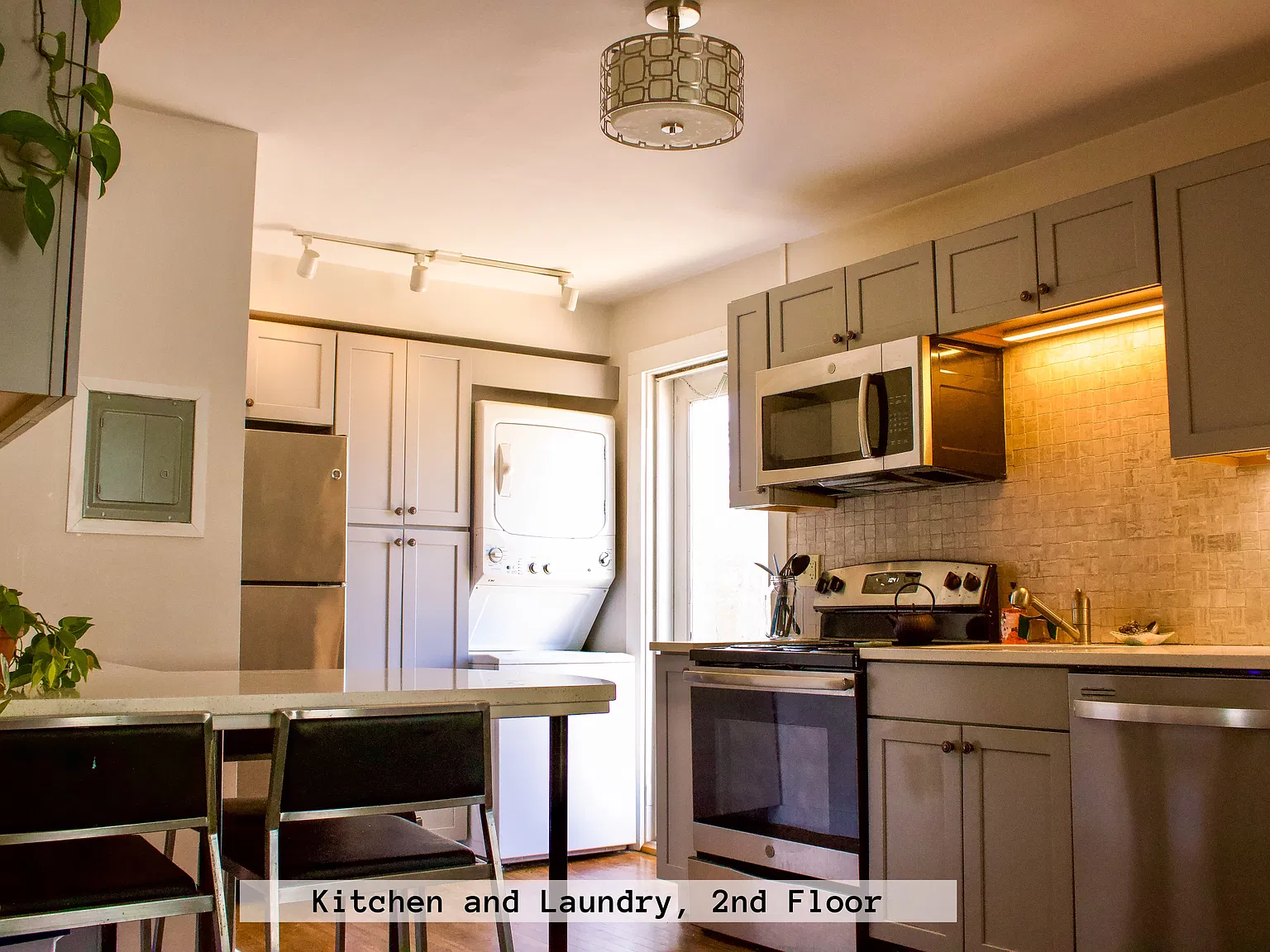 3 bed, 1200 sqft, $3,100 — Photo 3