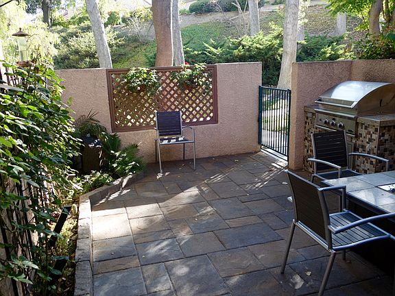 2nd image of 507 N Via Colinas