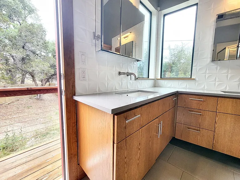 325 Southwind Rd — Photo 16