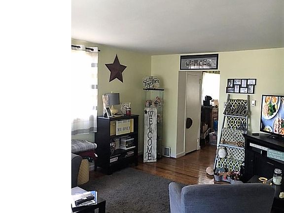 2nd image of 7639 Burholme Ave