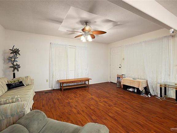 2nd image of 411 Palmetto Palm St