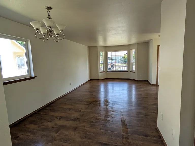 217 S Cedar St — Photo 7