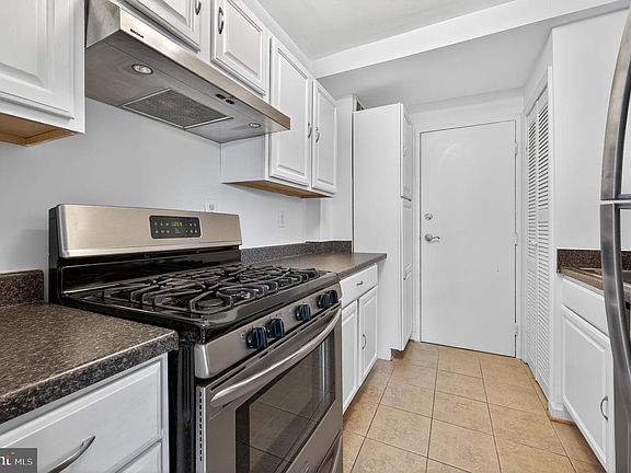 2nd image of 3900 Tunlaw Rd NW APT 618