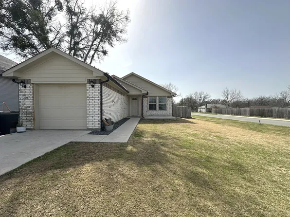 300 Lipscomb St, Cleburne, TX 76031