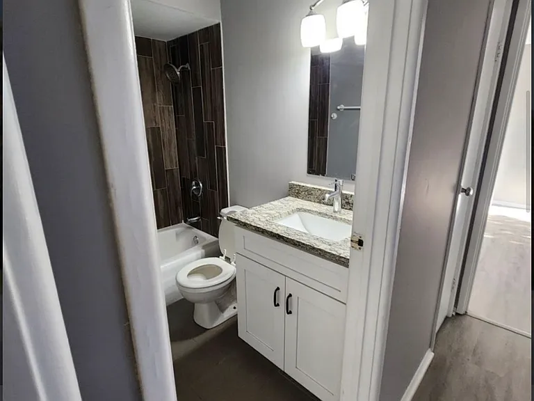 536 S Schroeder Ave #2 — Photo 3