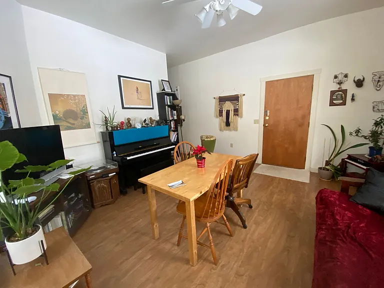 810 E Gorham St — Photo 1