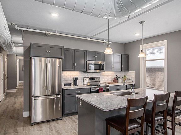 4th image of 746 Wealthy St SE APT 2