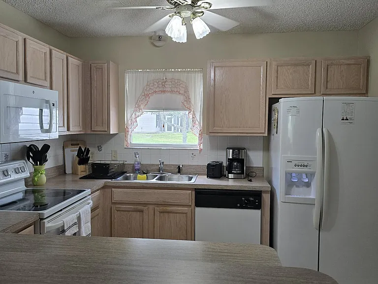 3327 Woodridge Dr — Photo 33