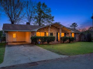 15 Southern Ln, Hattiesburg, MS 39402