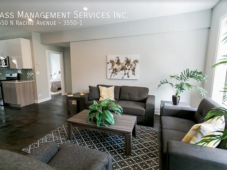 3550 N Racine Ave #1 — Photo 3