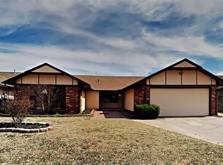 704 Westview Dr, Yukon, OK 73099