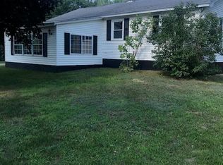 472 Ridge Rd, Plymouth, ME 04969