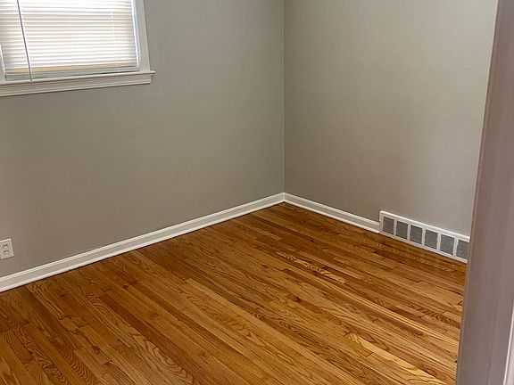view of bedroom 1 from doorway