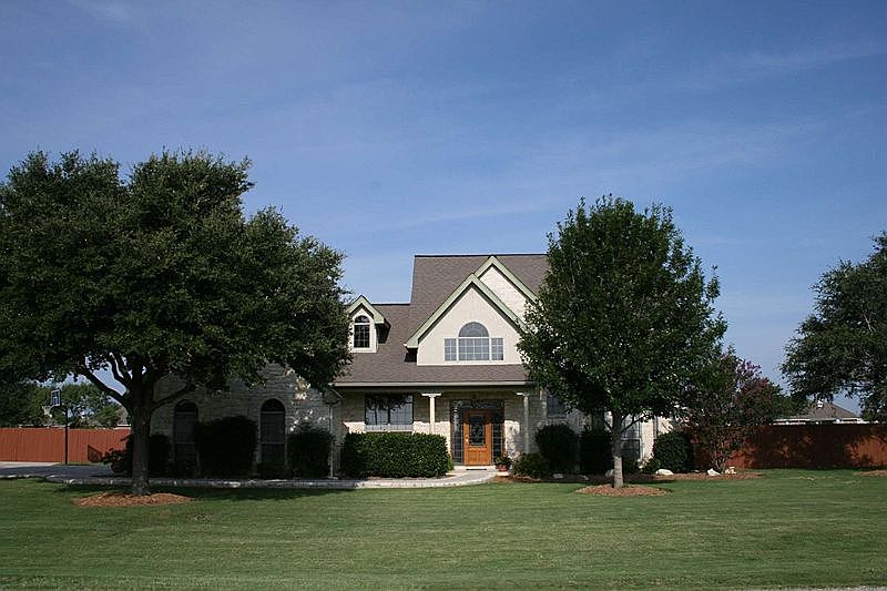 1st image of 166 Castlewood Dr