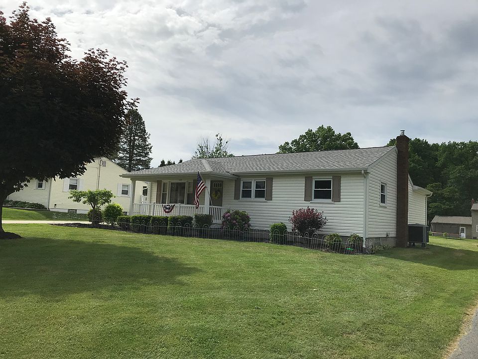 1st image of 18 Deeringwood Dr