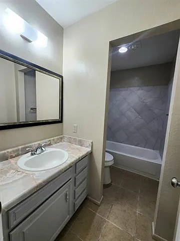 4695 Collier Rd #8 — Photo 6