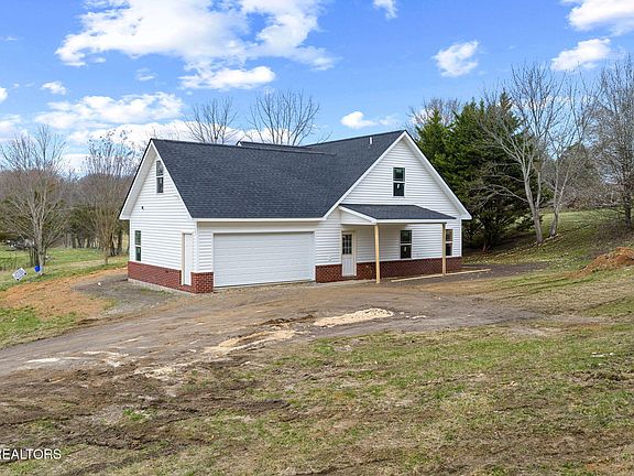 3rd image of 115 Nelson Ln