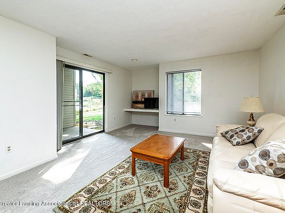 4th image of 1563 W Pond Dr APT 10