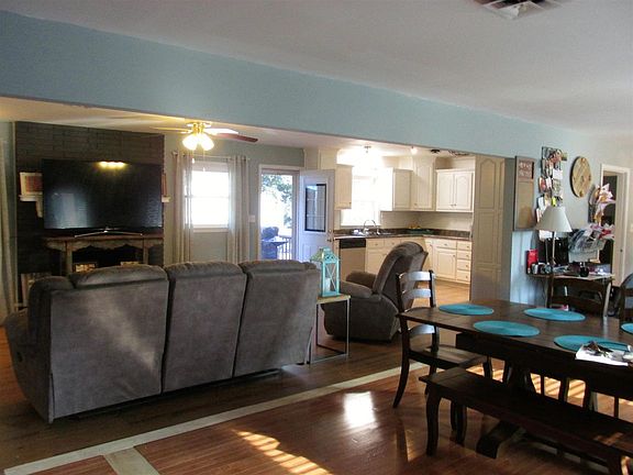 4th image of 437 Richland Cir