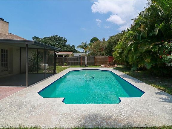 3rd image of 2209 Cypress Point Dr E
