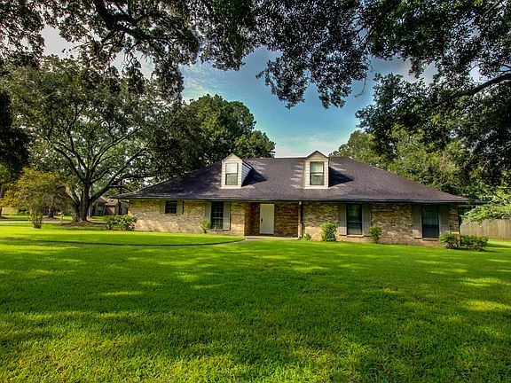 3rd image of 717 Oak Manor Dr