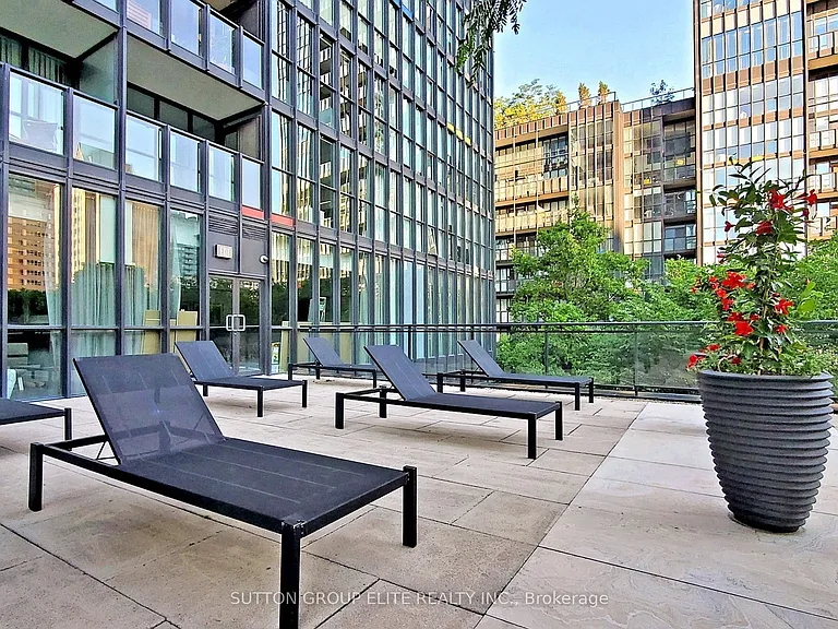110 Charles St E #2410 — Photo 20