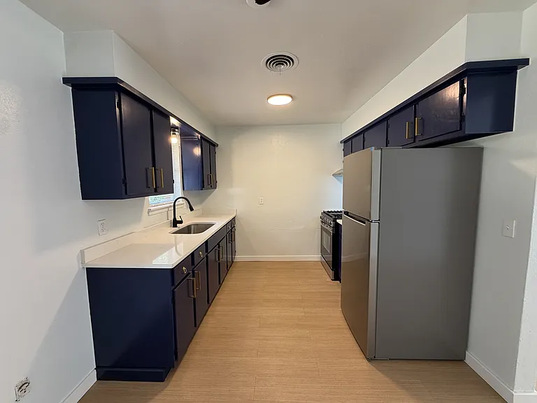 1204 McDonald Dr — Photo 3