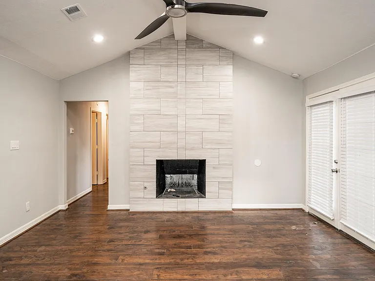 1907 Ashford Hollow Ln — Photo 12