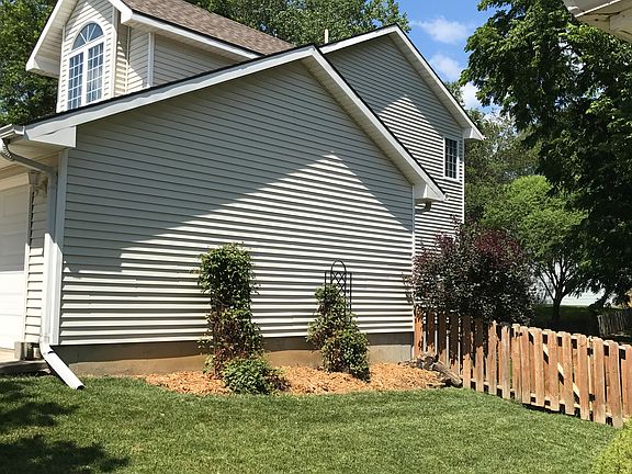 3rd image of 3107 N 34th Ter