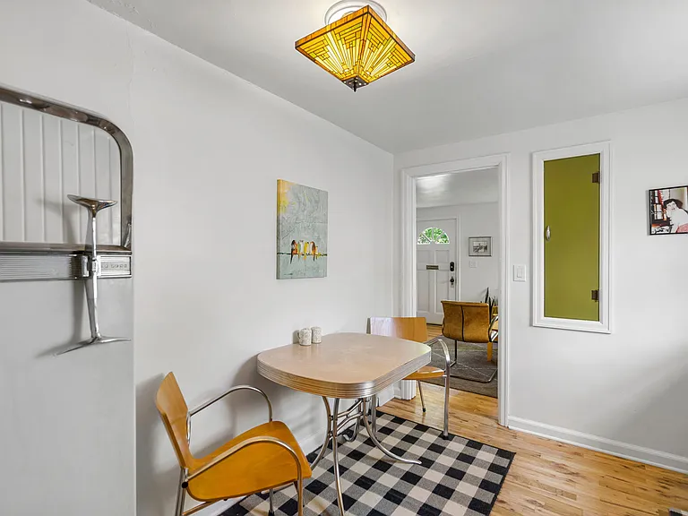 817 Mathews St — Photo 10