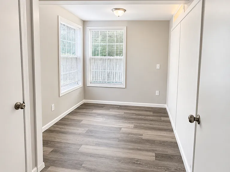 10300 Dudley Dr — Photo 12