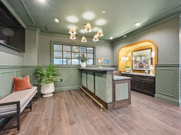 Wilshire Apartments