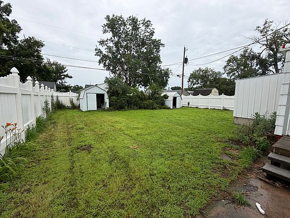 2nd image of 853 Vassar Dr