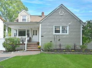700 Evans St, Paramus Boro, NJ 07652