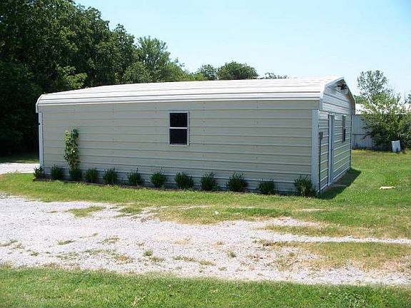 Detached Garage