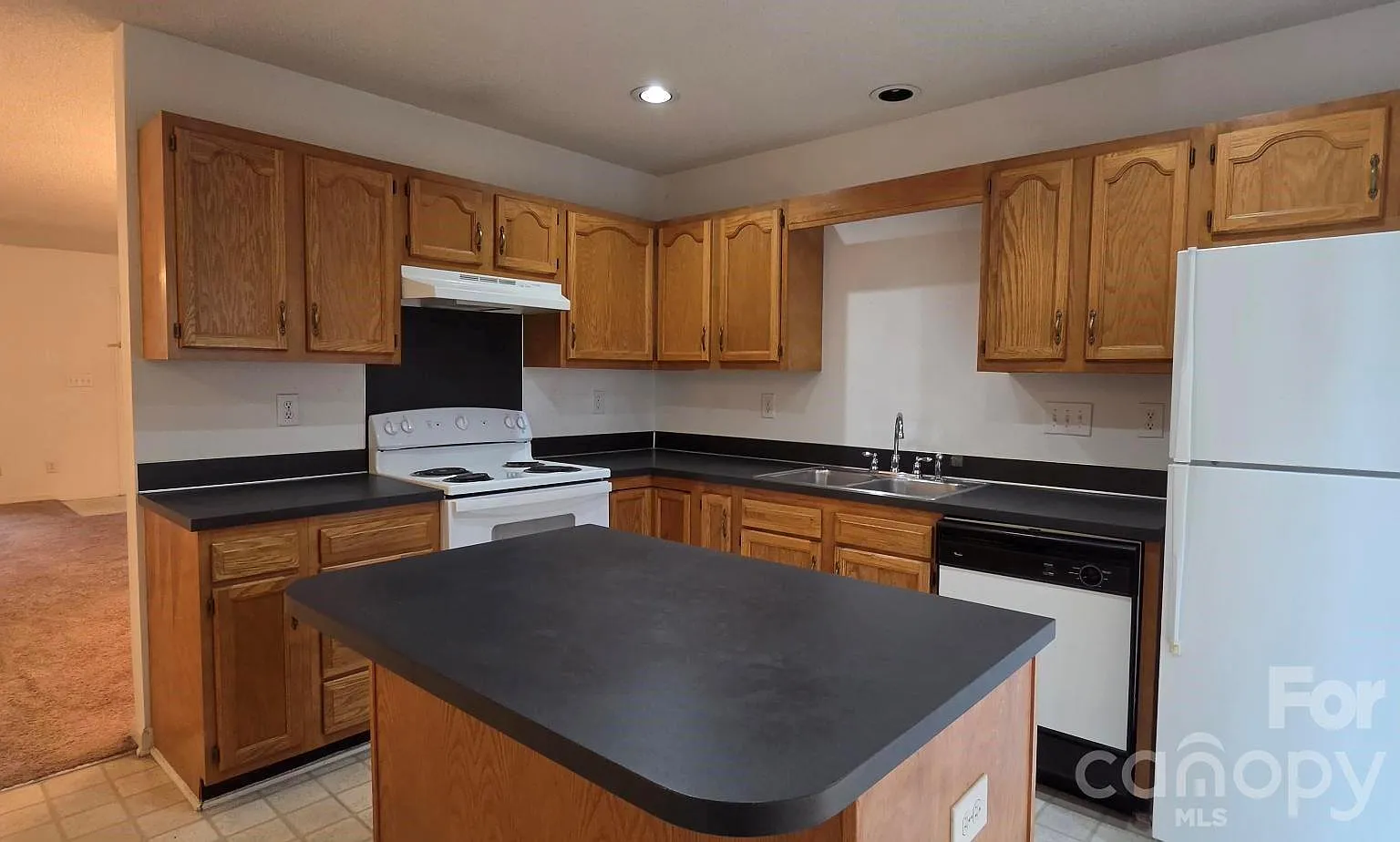 3 bed, 2.5 bath, $1,825 — Photo 3