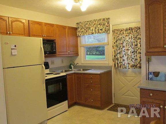 5th image of 209 W Gloria Dr