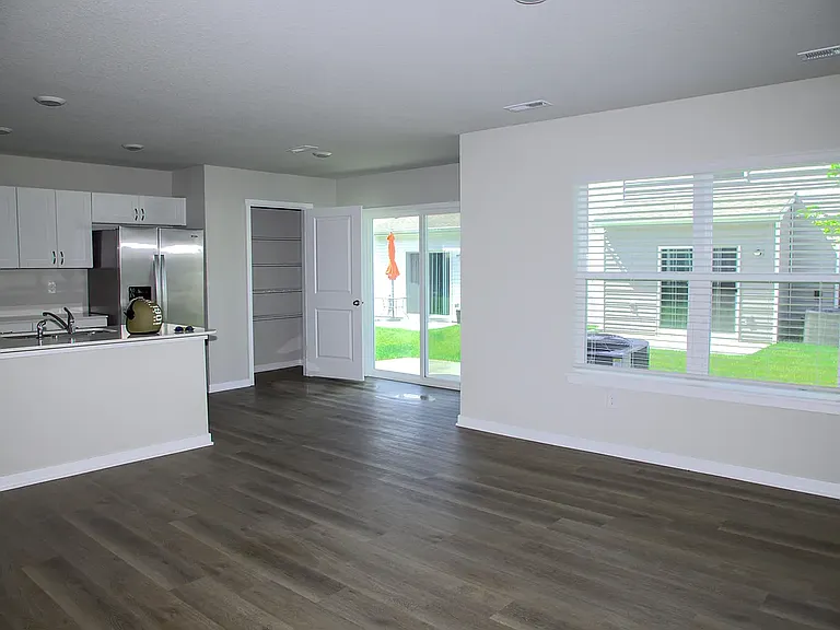 303 Ember Dr — Photo 3