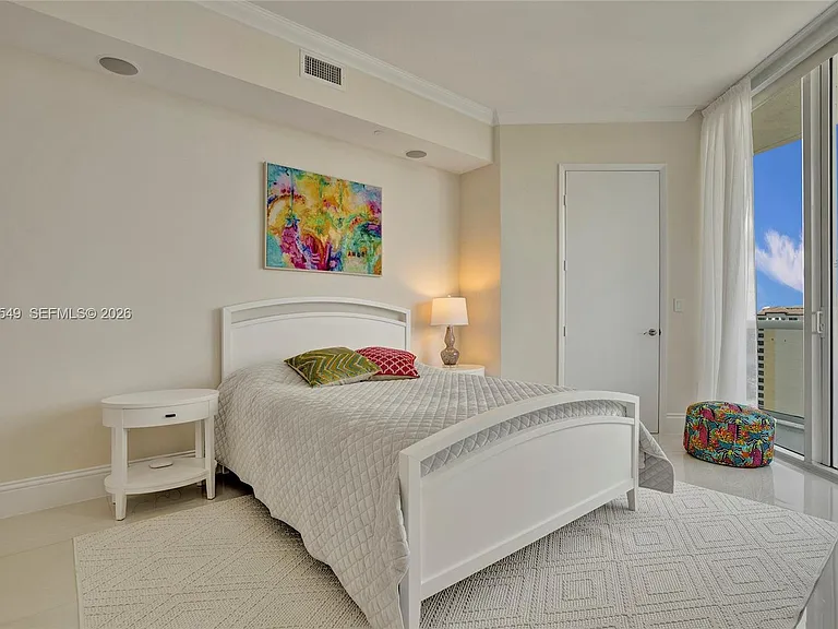 16001 Collins Ave #1604-fl 331 — Photo 25
